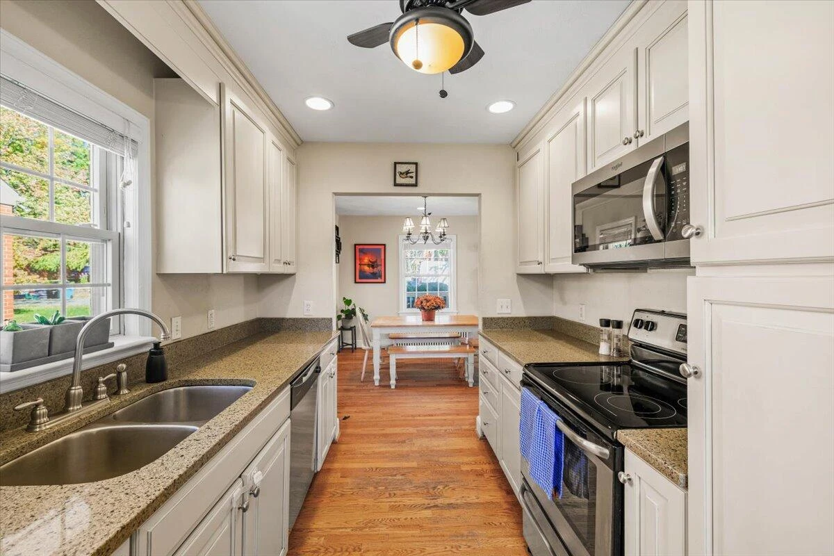 2232 Lincoln AVE - Photo 15