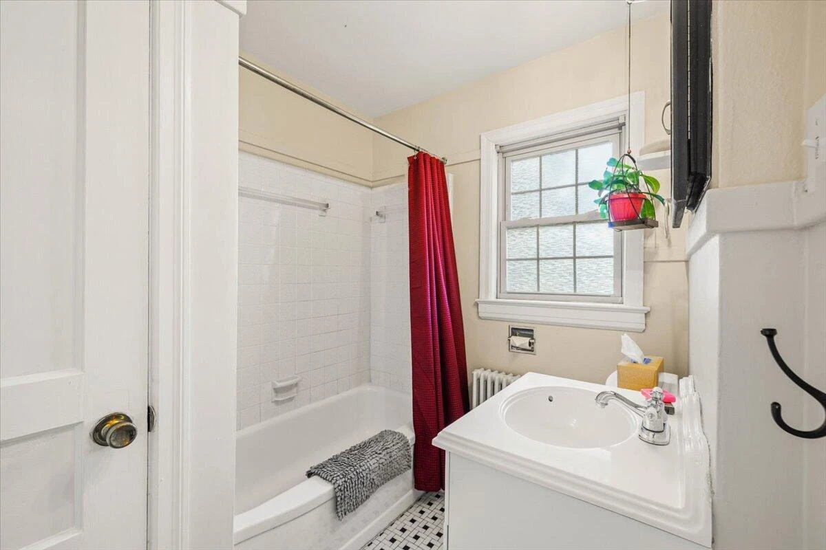 2232 Lincoln AVE - Photo 21