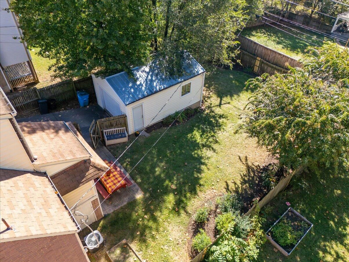 2232 Lincoln AVE - Photo 29