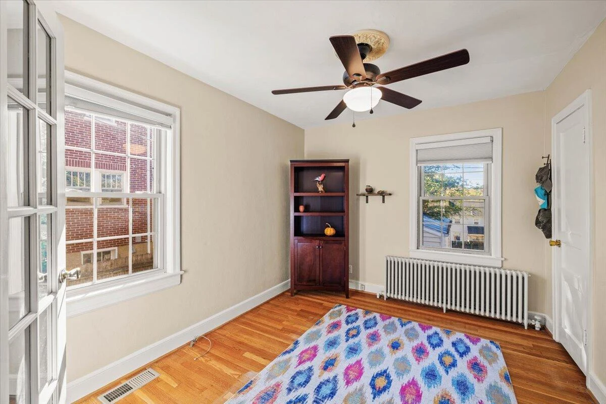 2232 Lincoln AVE - Photo 12