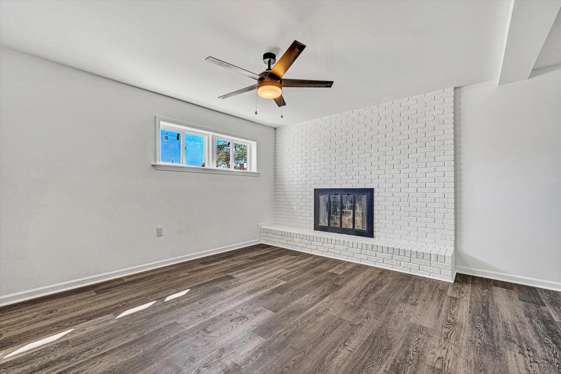 3344 Crittendon AVE - Photo 15