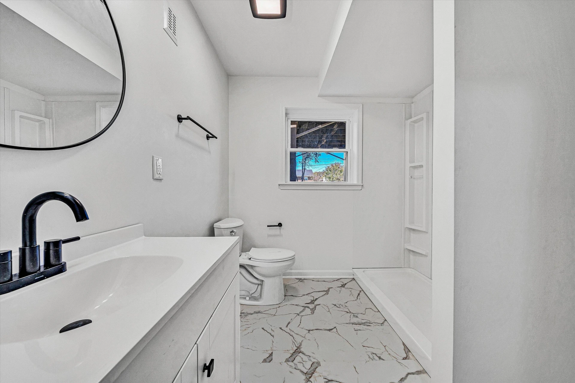 3344 Crittendon AVE - Photo 16