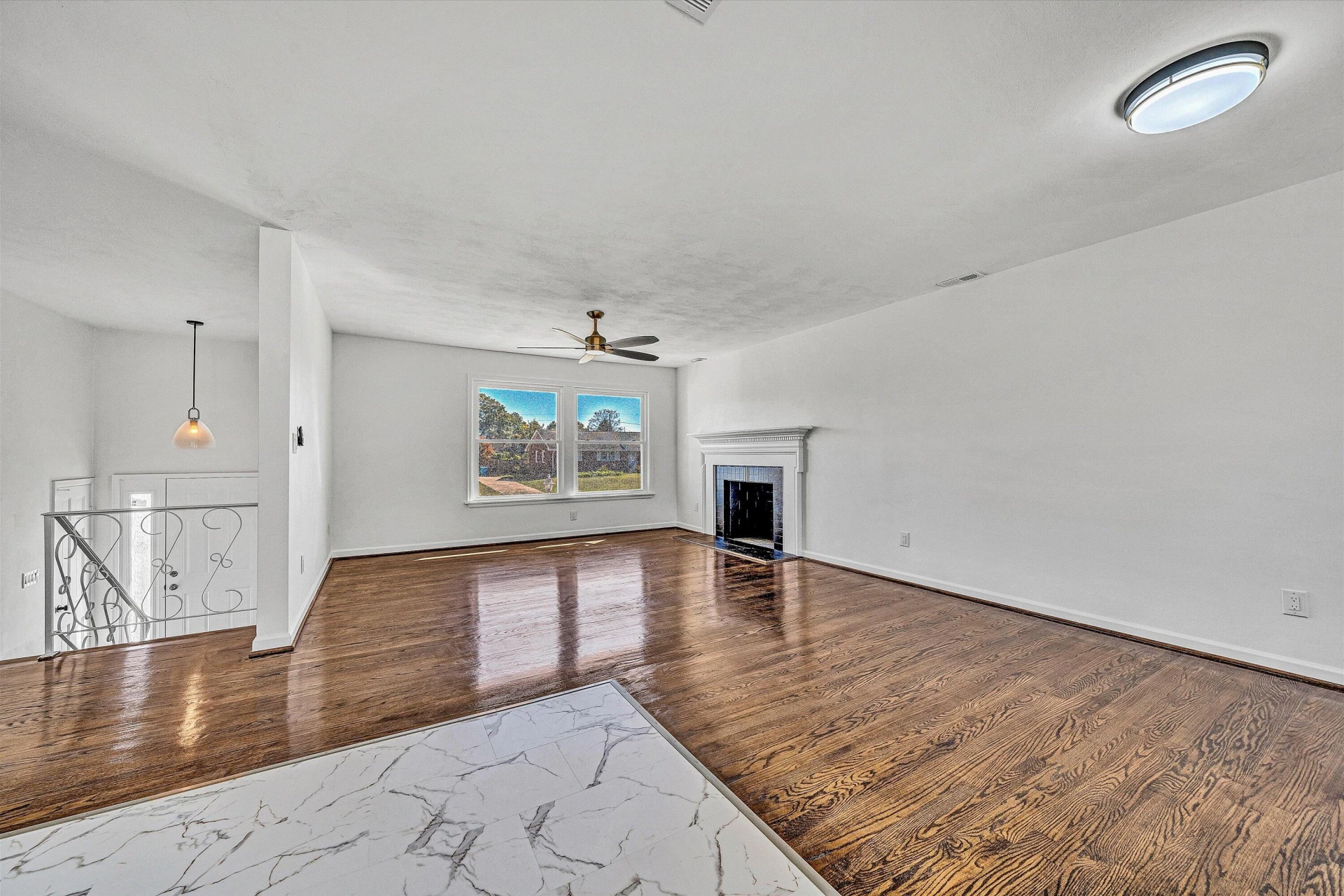 3344 Crittendon AVE - Photo 3
