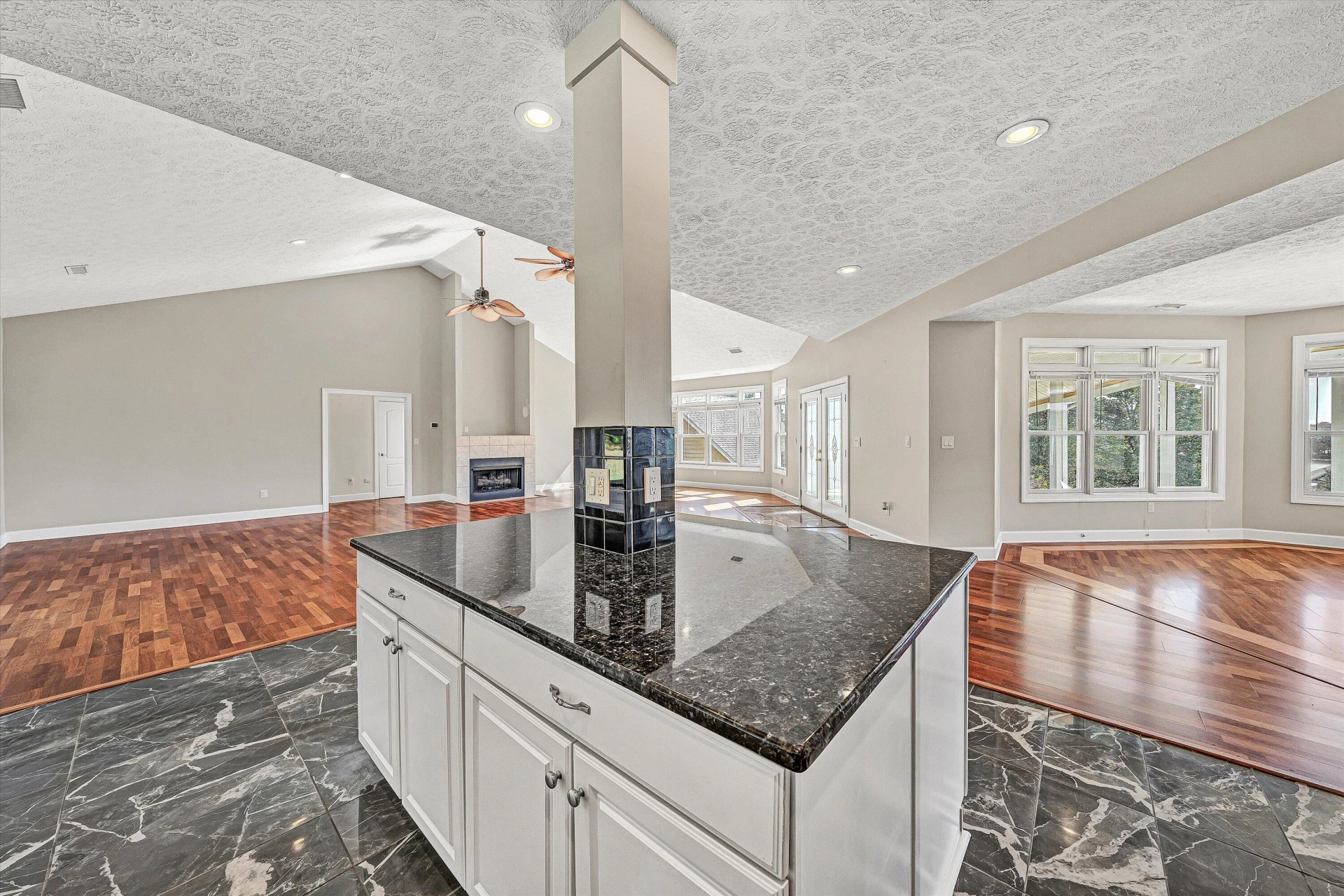 537 Calypso RD - Photo 21