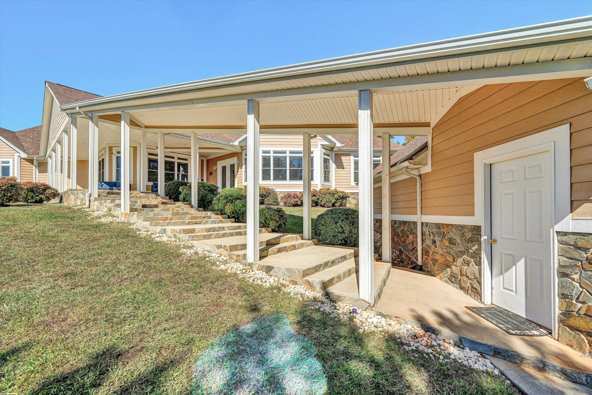 537 Calypso RD - Photo 7