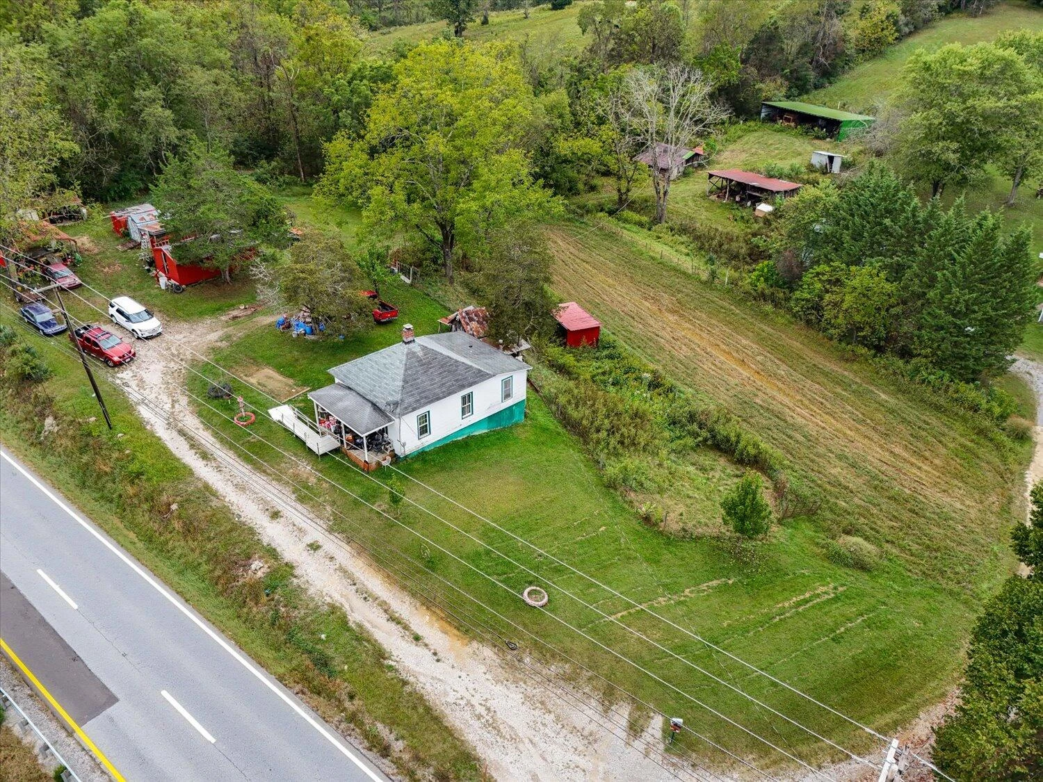 6481 Roanoke RD