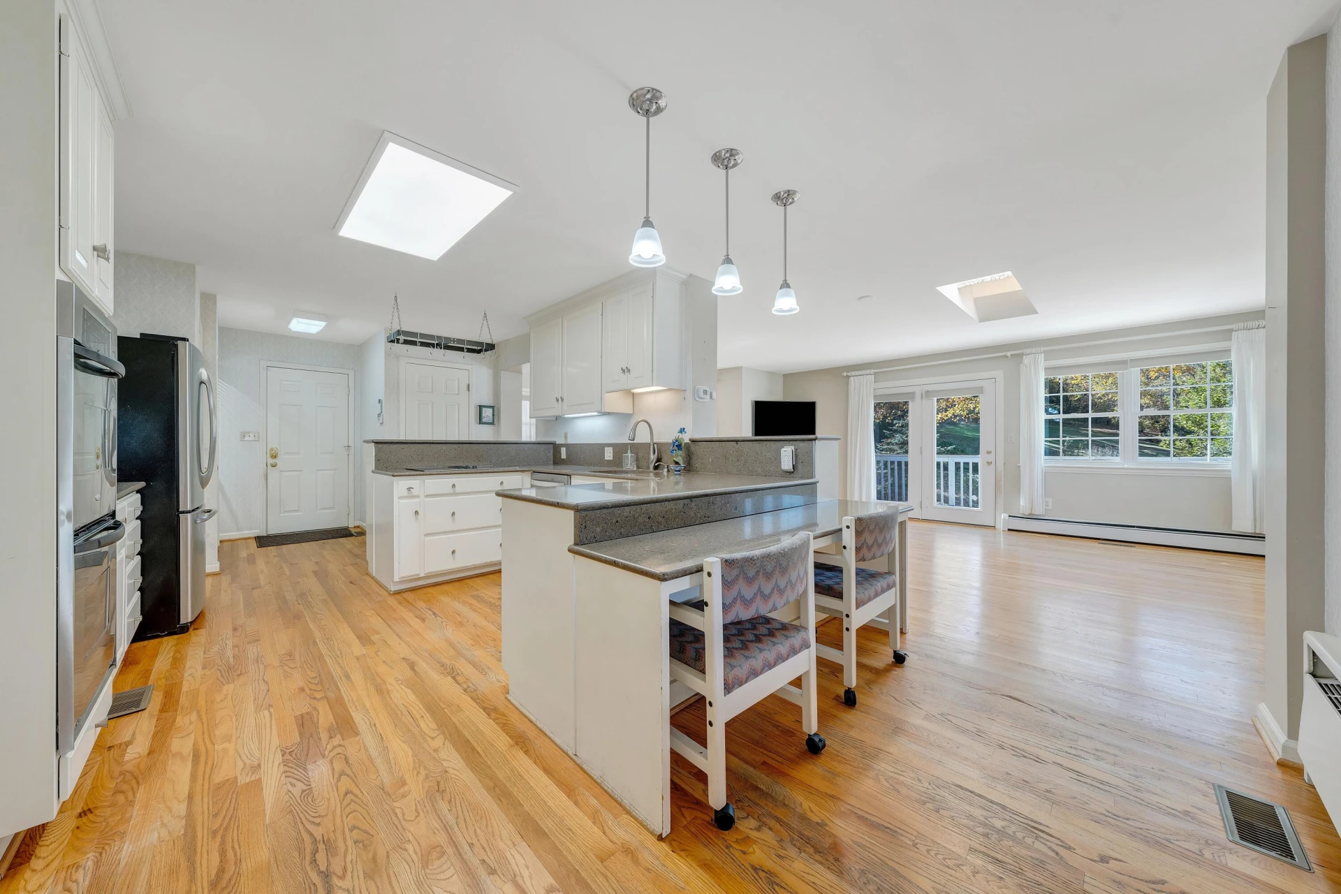 1515 Deyerle RD #& 1501 - Photo 17