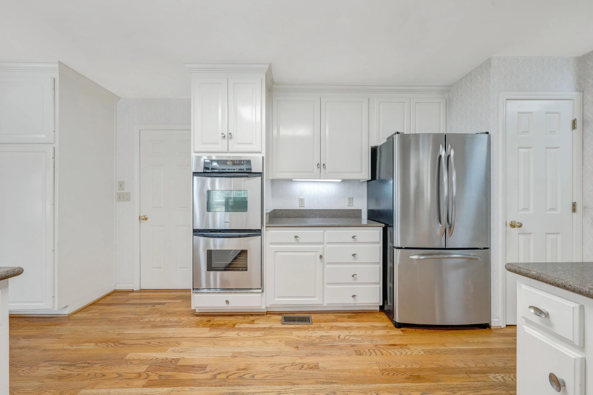 1515 Deyerle RD #& 1501 - Photo 21