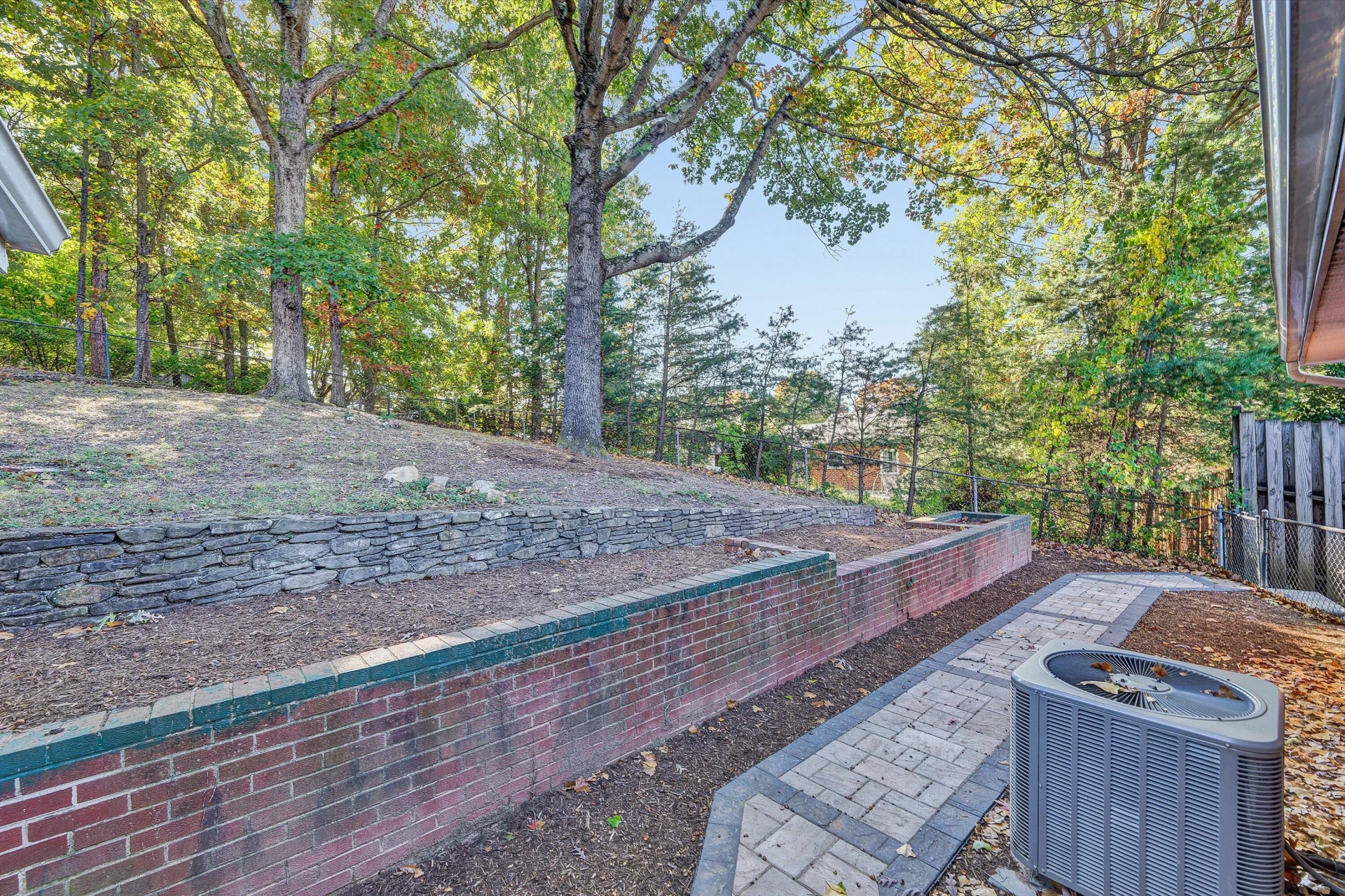 2920 Bluefield BLVD - Photo 24