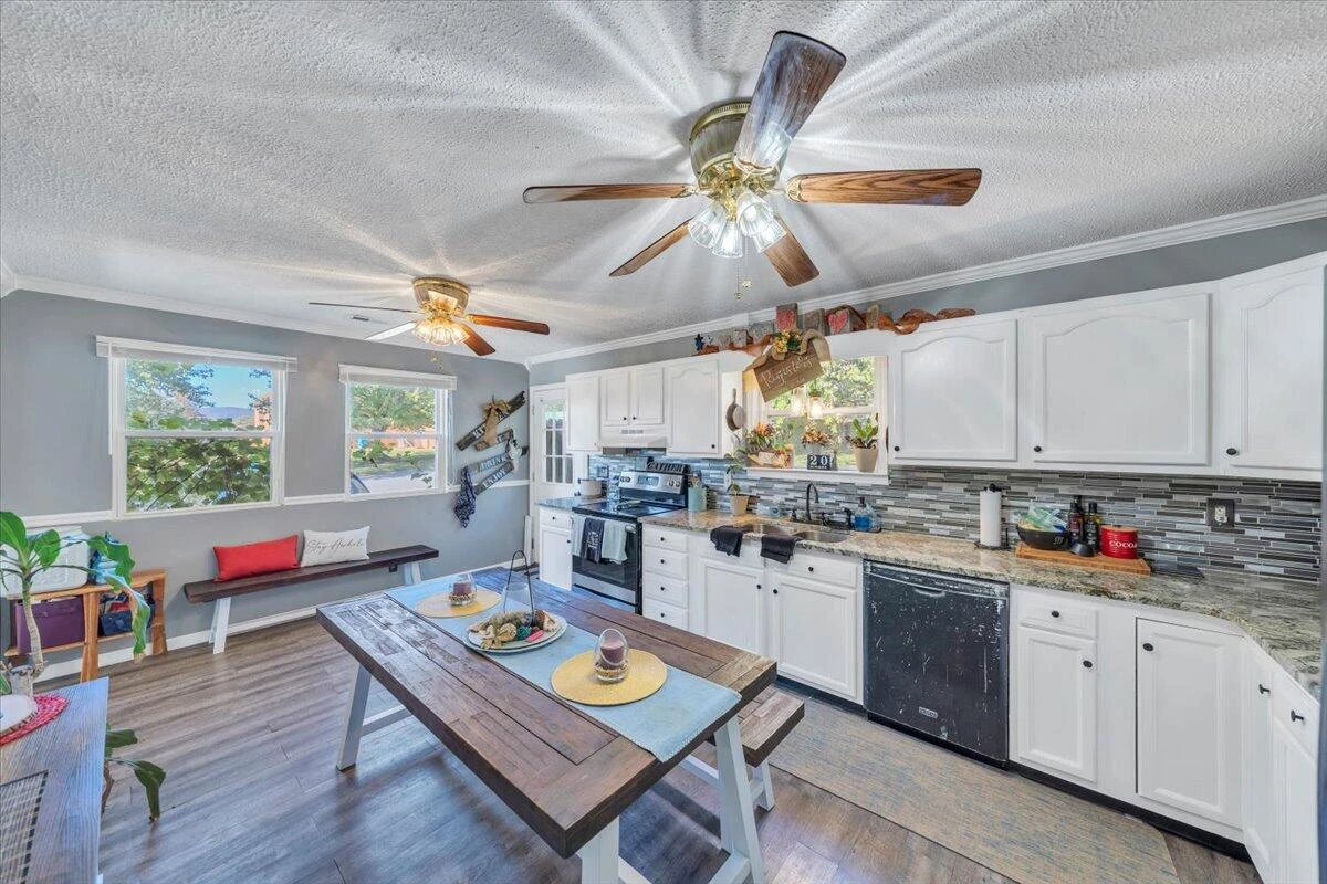 4935 Hubert RD - Photo 20
