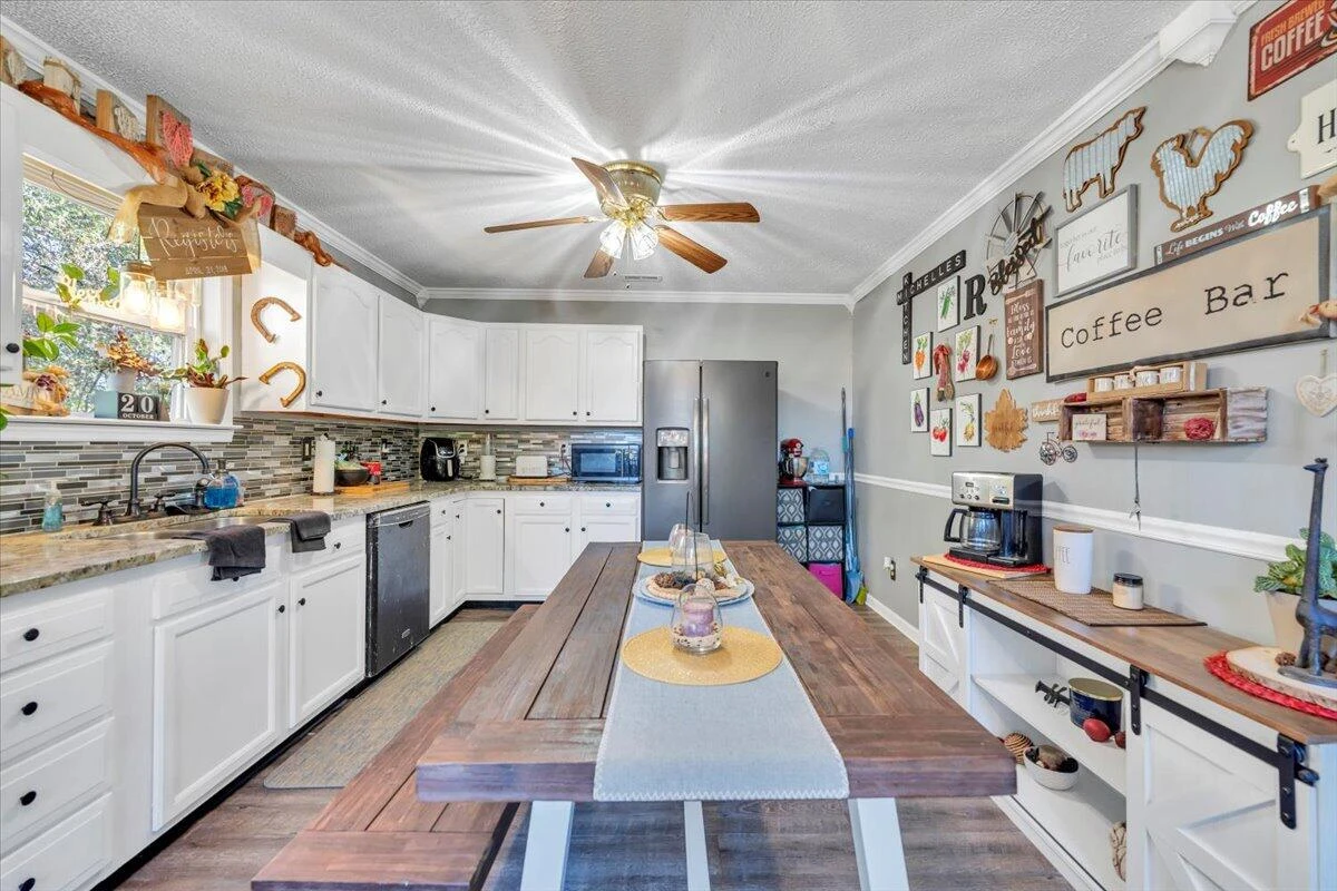 4935 Hubert RD - Photo 22