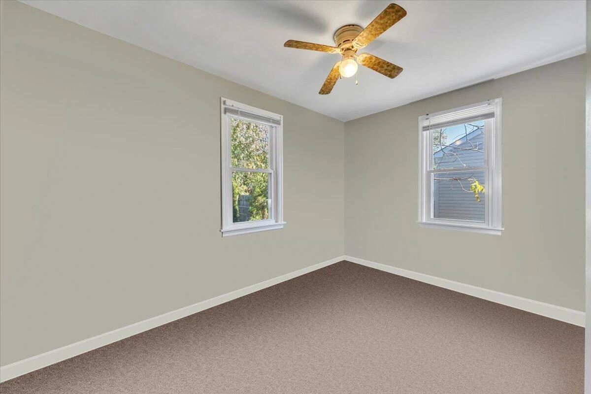 4935 Hubert RD - Photo 28