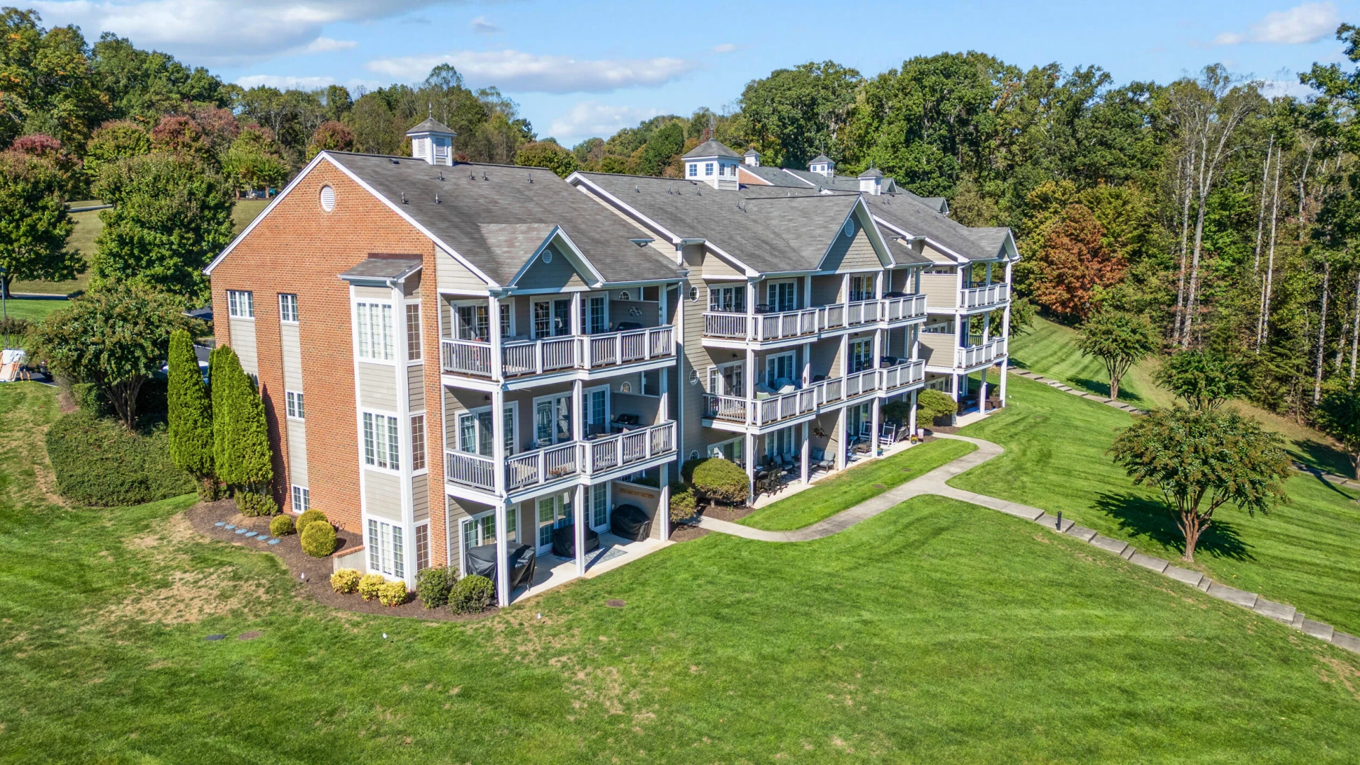 305 Pointe Shore DR #202 - Photo 11