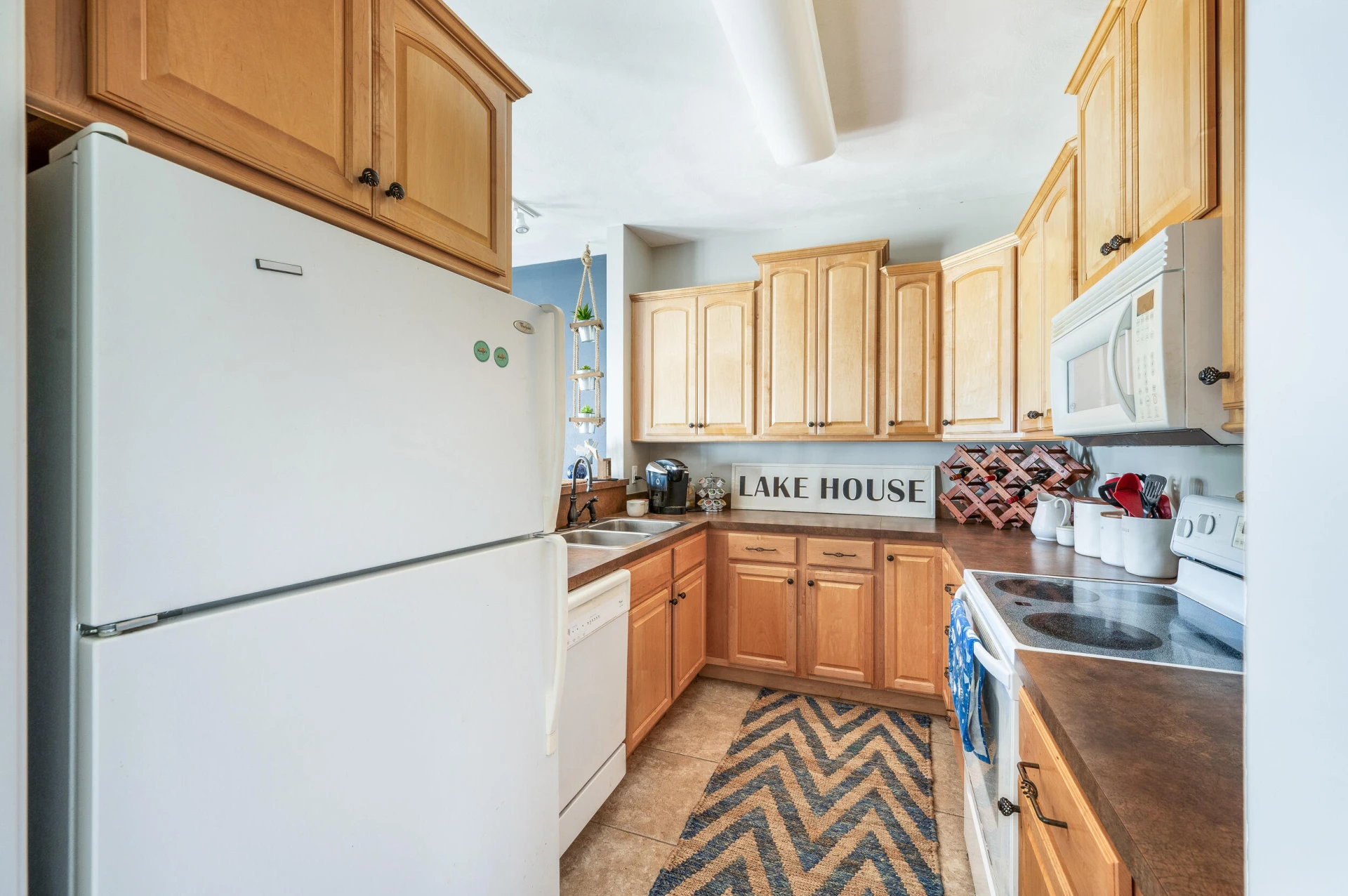 305 Pointe Shore DR #202 - Photo 26