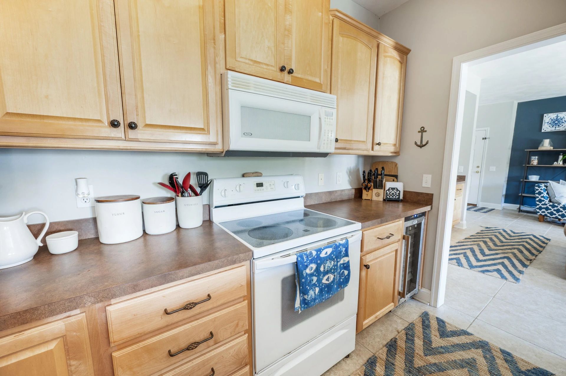 305 Pointe Shore DR #202 - Photo 28