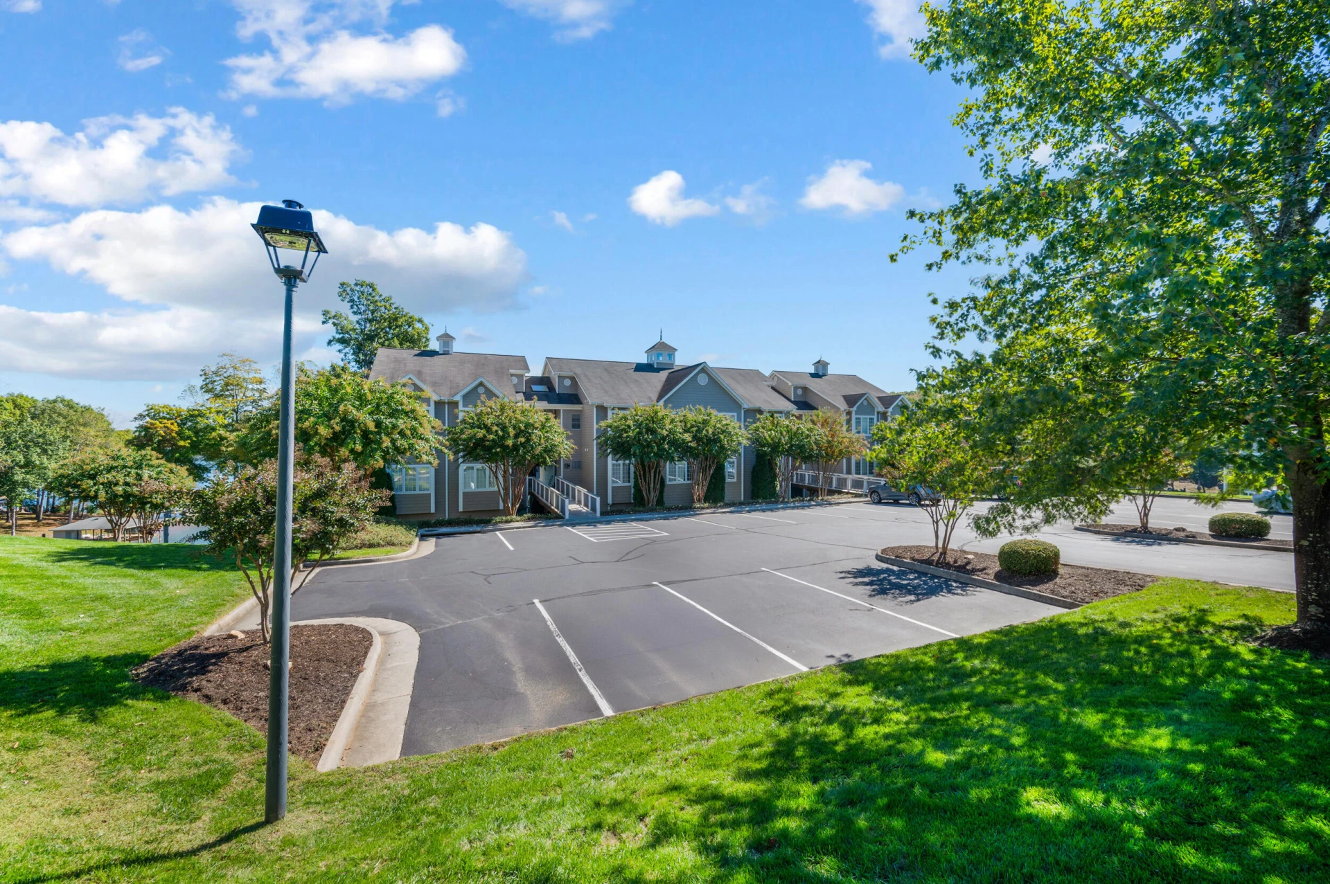 305 Pointe Shore DR #202 - Photo 60