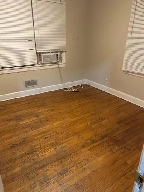 2518 Ravenwood AVE - Photo 12