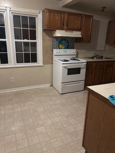 2518 Ravenwood AVE - Photo 2