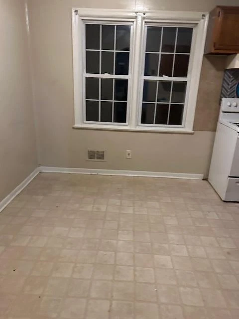2518 Ravenwood AVE - Photo 3
