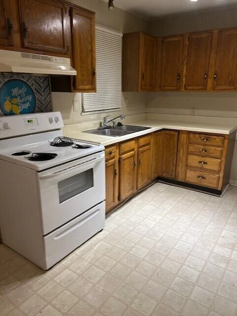 2518 Ravenwood AVE - Photo 5