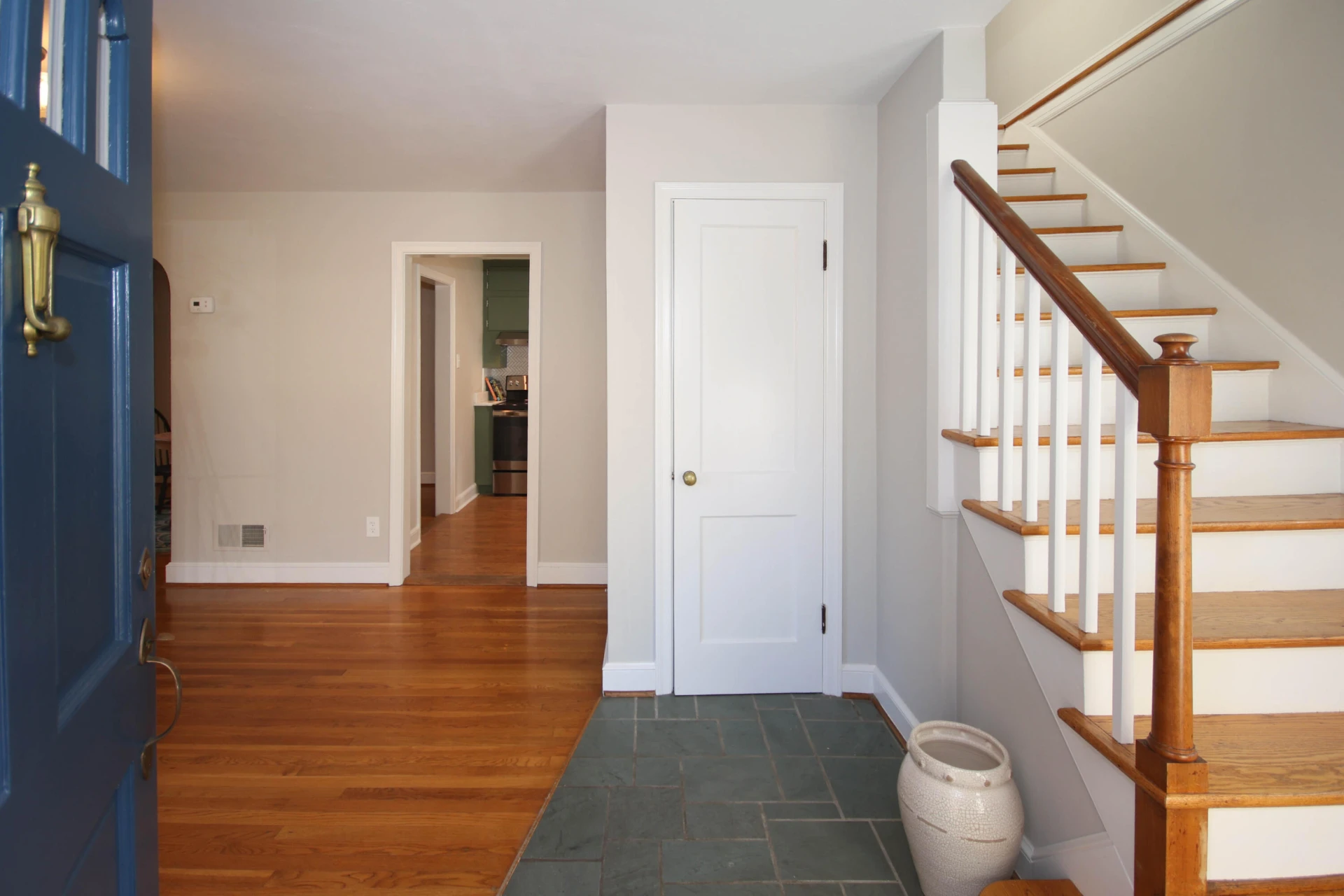 2630 Fairway DR - Photo 3