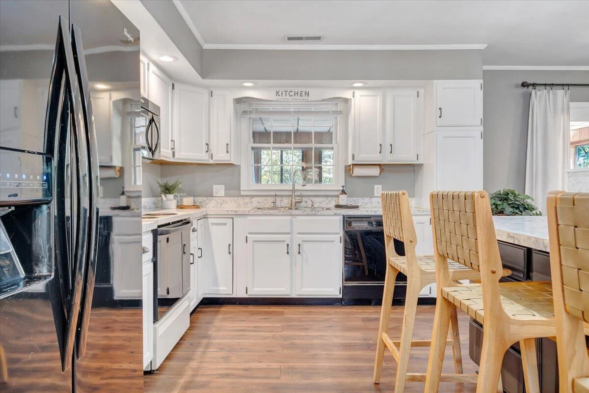 123 Oakwood RD - Photo 13