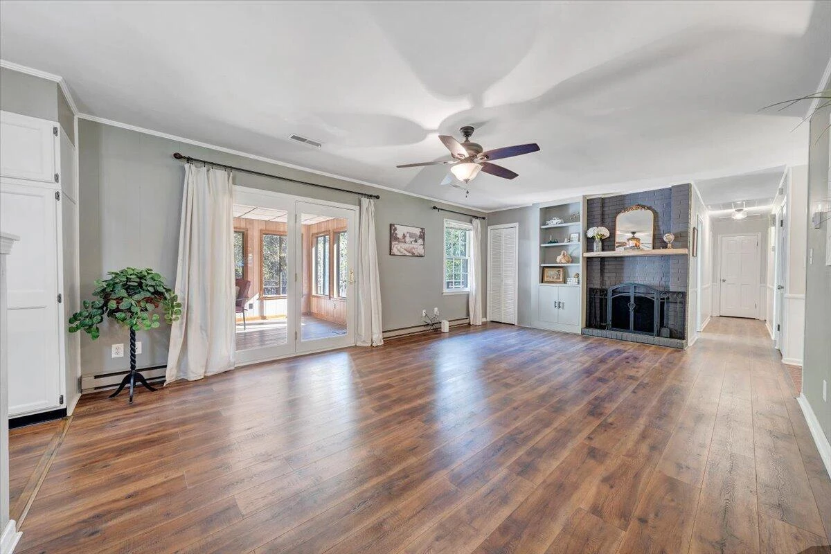123 Oakwood RD - Photo 18