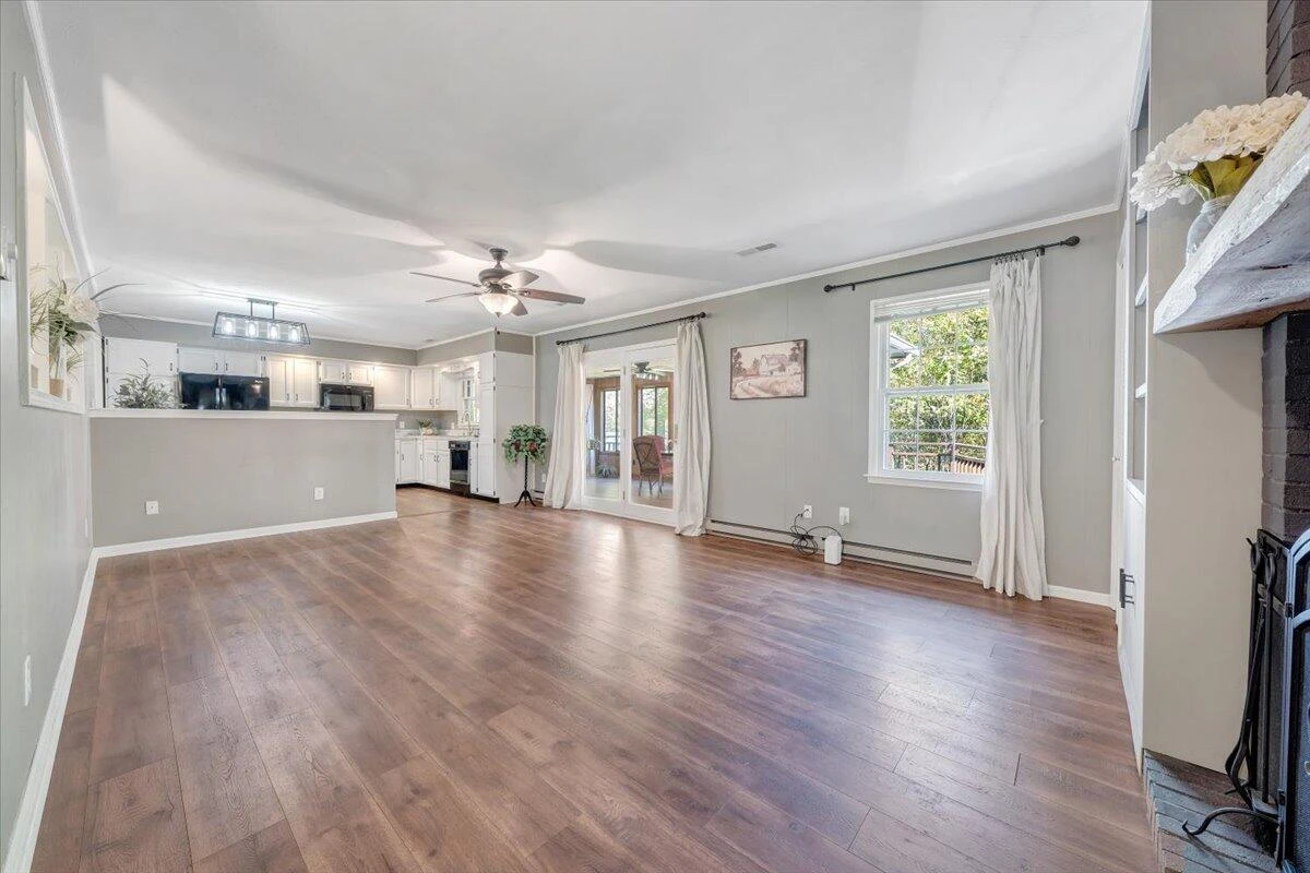 123 Oakwood RD - Photo 20