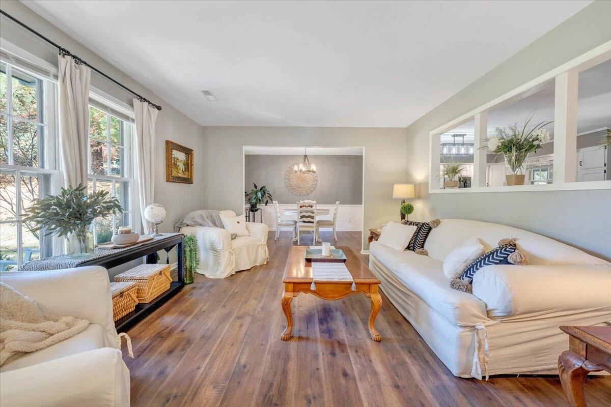 123 Oakwood RD - Photo 7