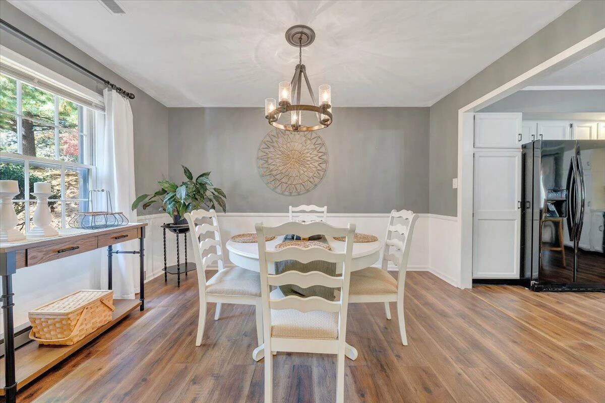123 Oakwood RD - Photo 9
