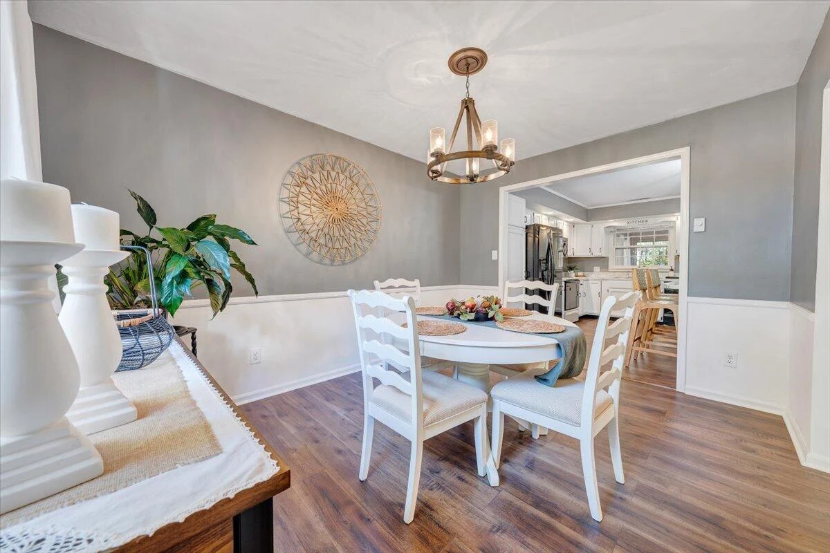 123 Oakwood RD - Photo 10