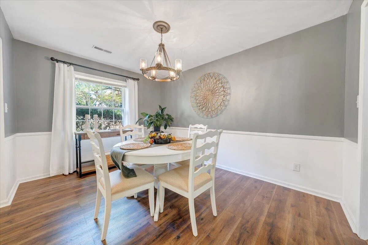 123 Oakwood RD - Photo 11