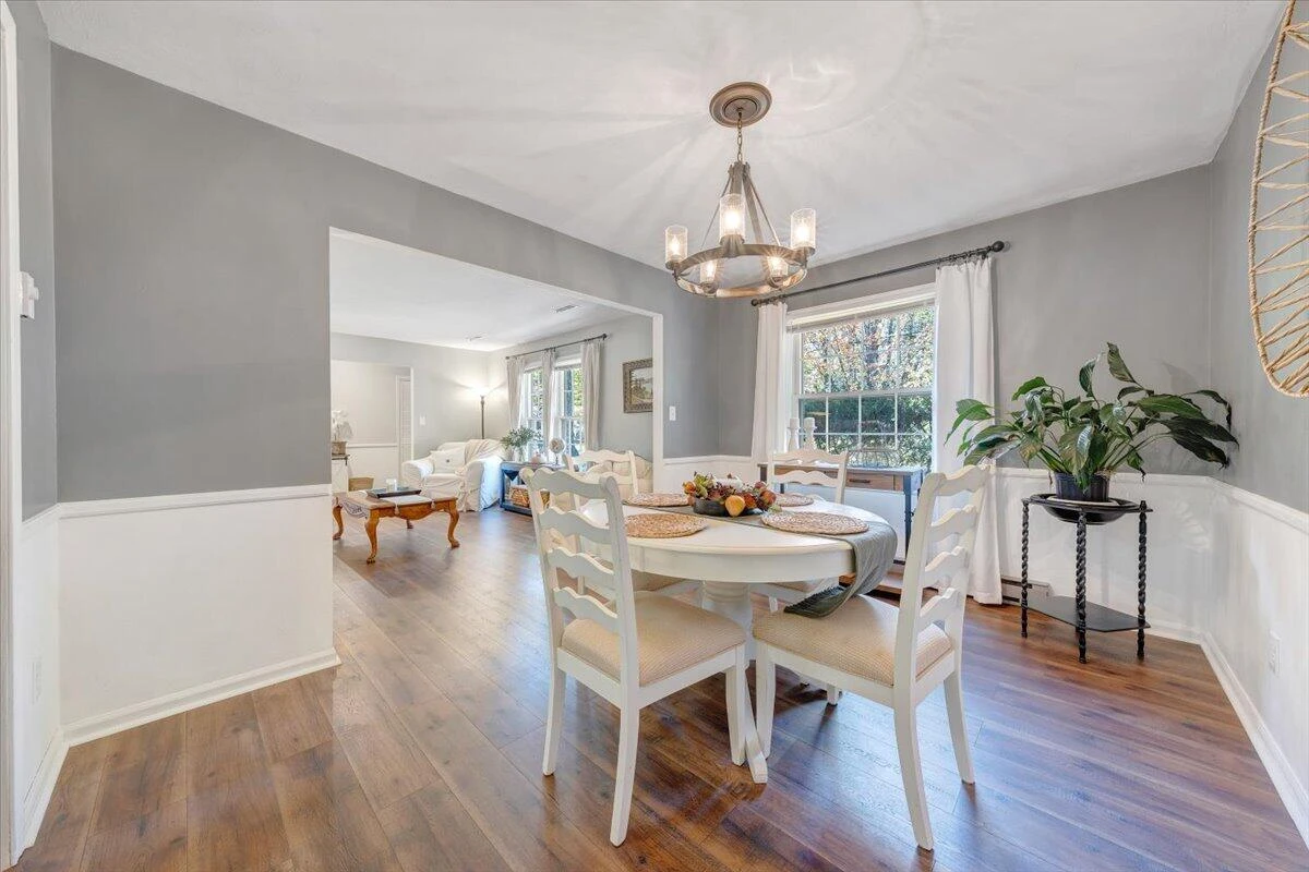 123 Oakwood RD - Photo 12