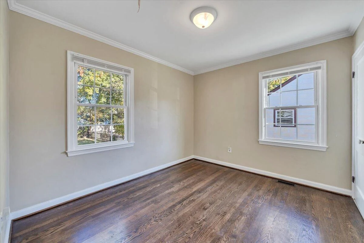 128 Courtney AVE - Photo 17