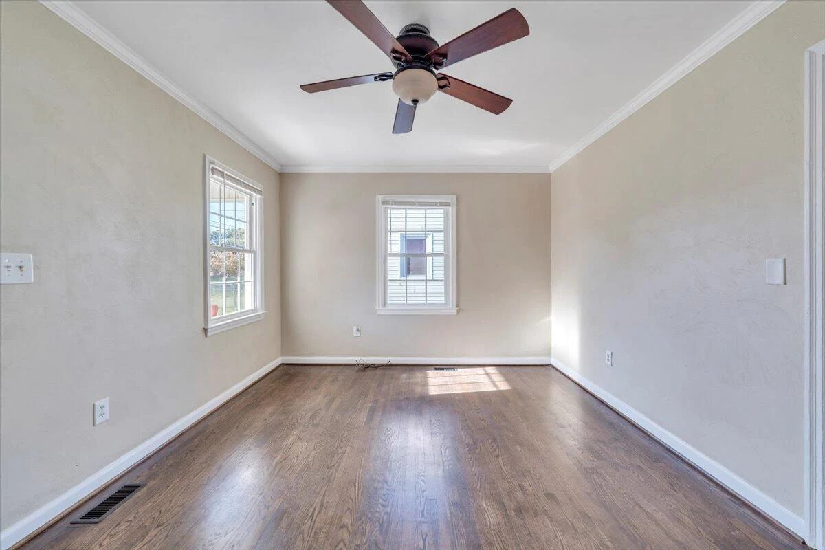 128 Courtney AVE - Photo 20