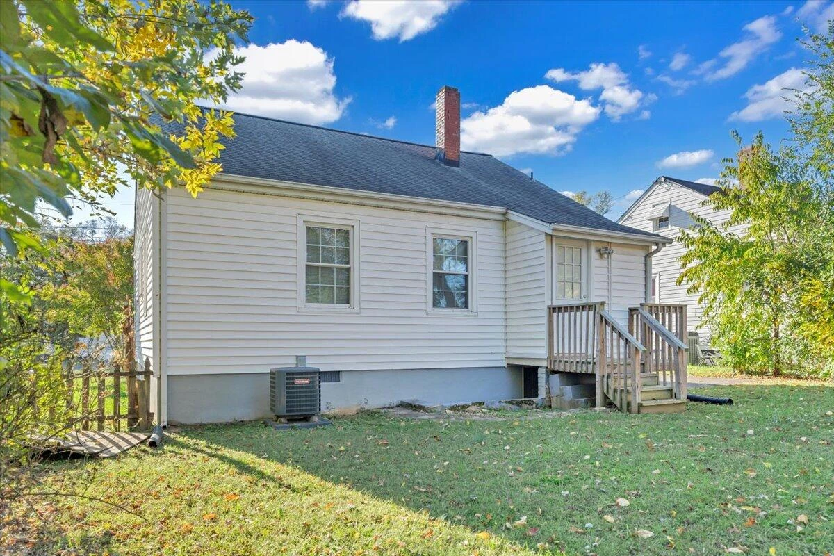128 Courtney AVE - Photo 24
