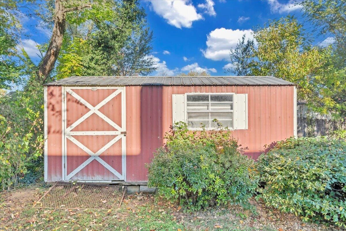 128 Courtney AVE - Photo 25