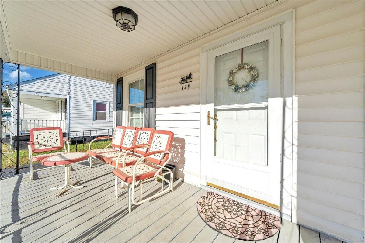 128 Courtney AVE - Photo 3