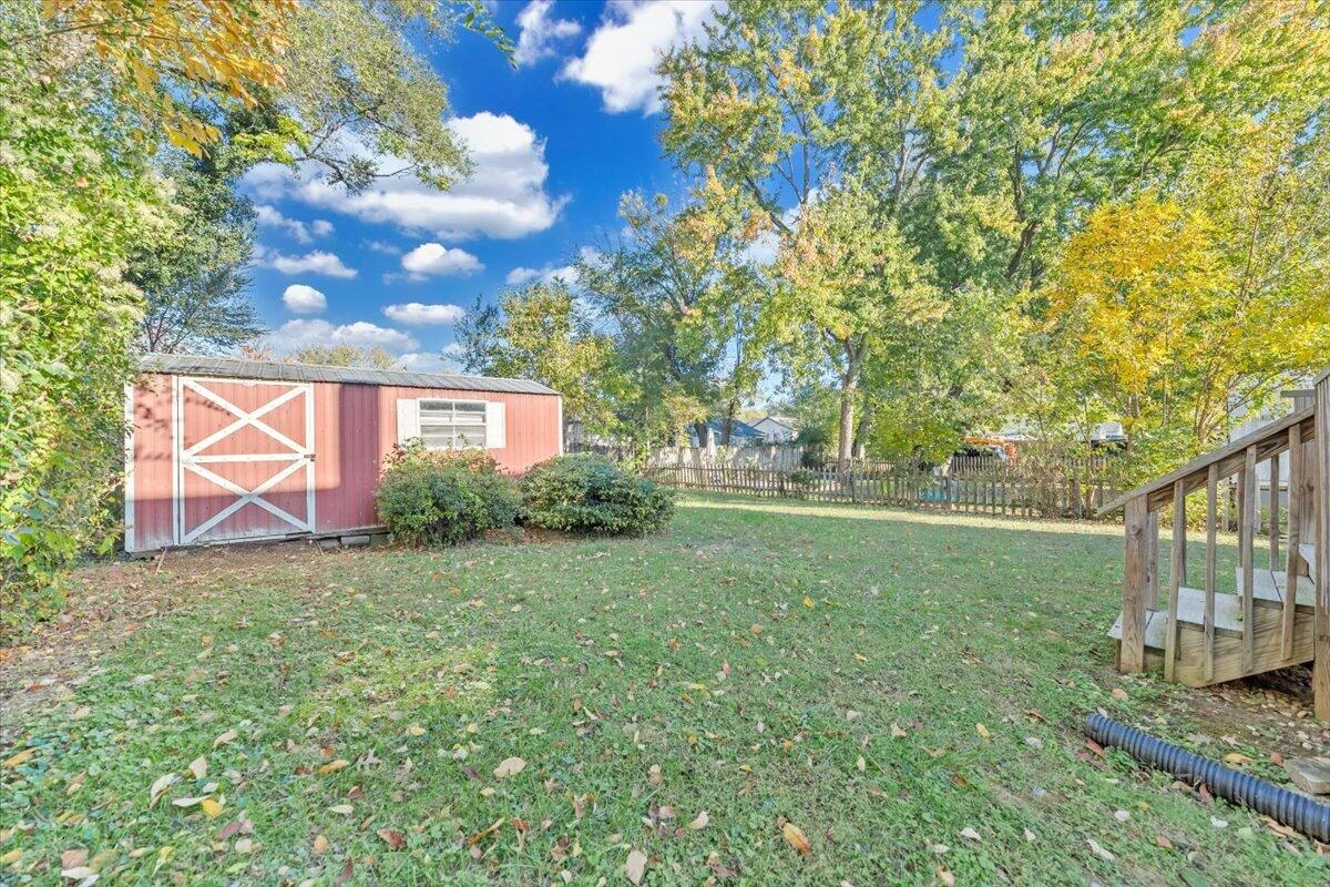 128 Courtney AVE - Photo 30