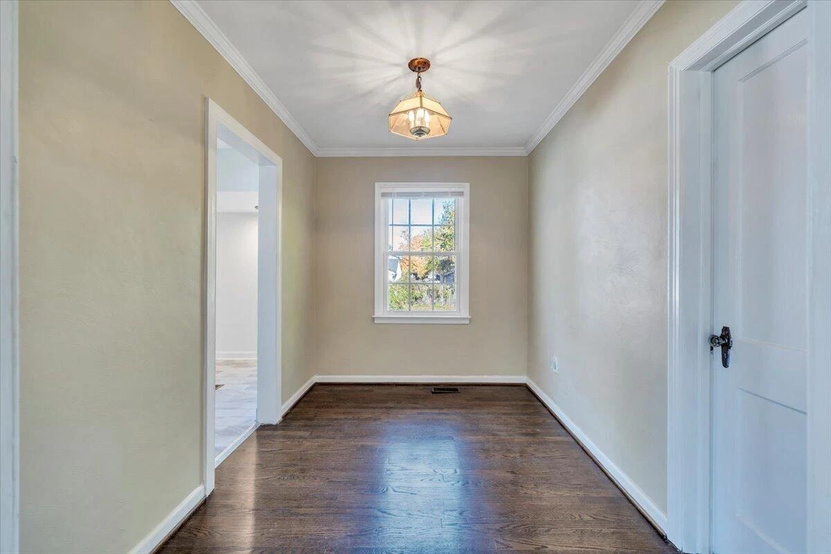 128 Courtney AVE - Photo 9