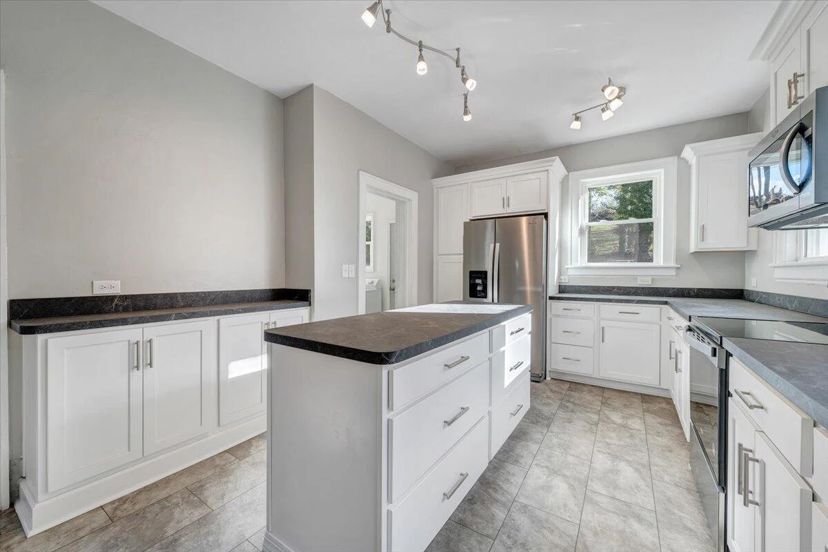2027 Dale AVE - Photo 10