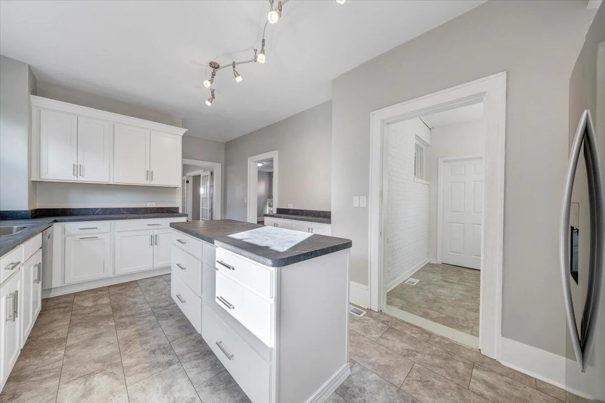 2027 Dale AVE - Photo 12