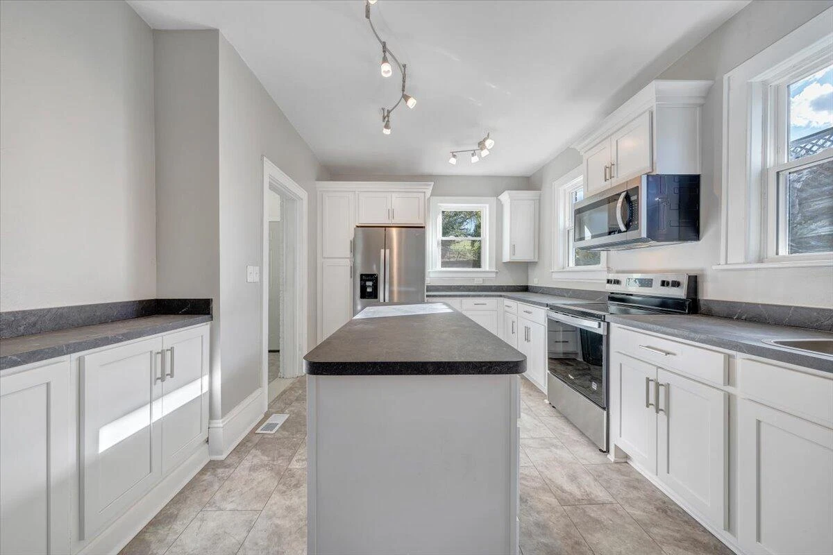 2027 Dale AVE - Photo 9