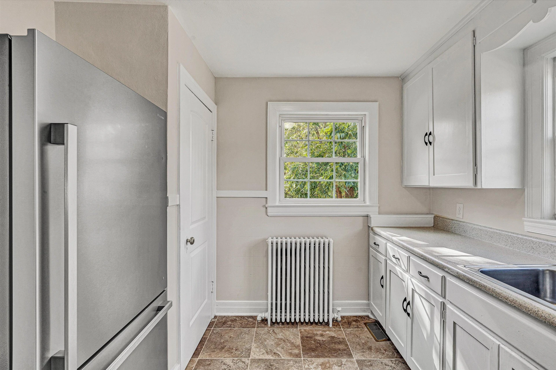 3144 Roundhill AVE - Photo 14