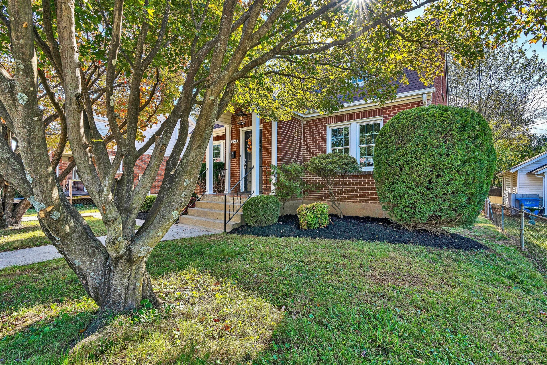 3144 Roundhill AVE - Photo 3
