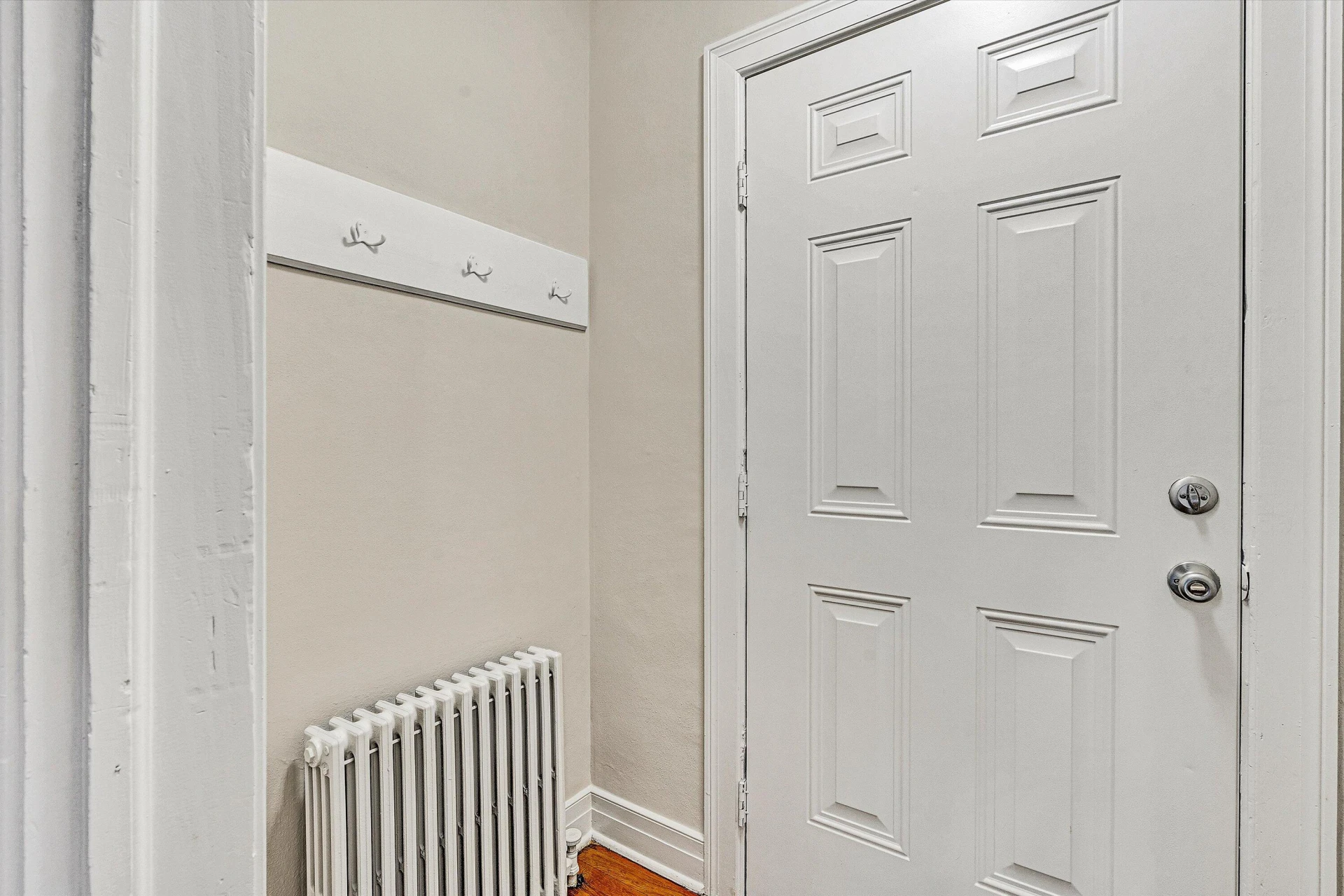 3144 Roundhill AVE - Photo 4