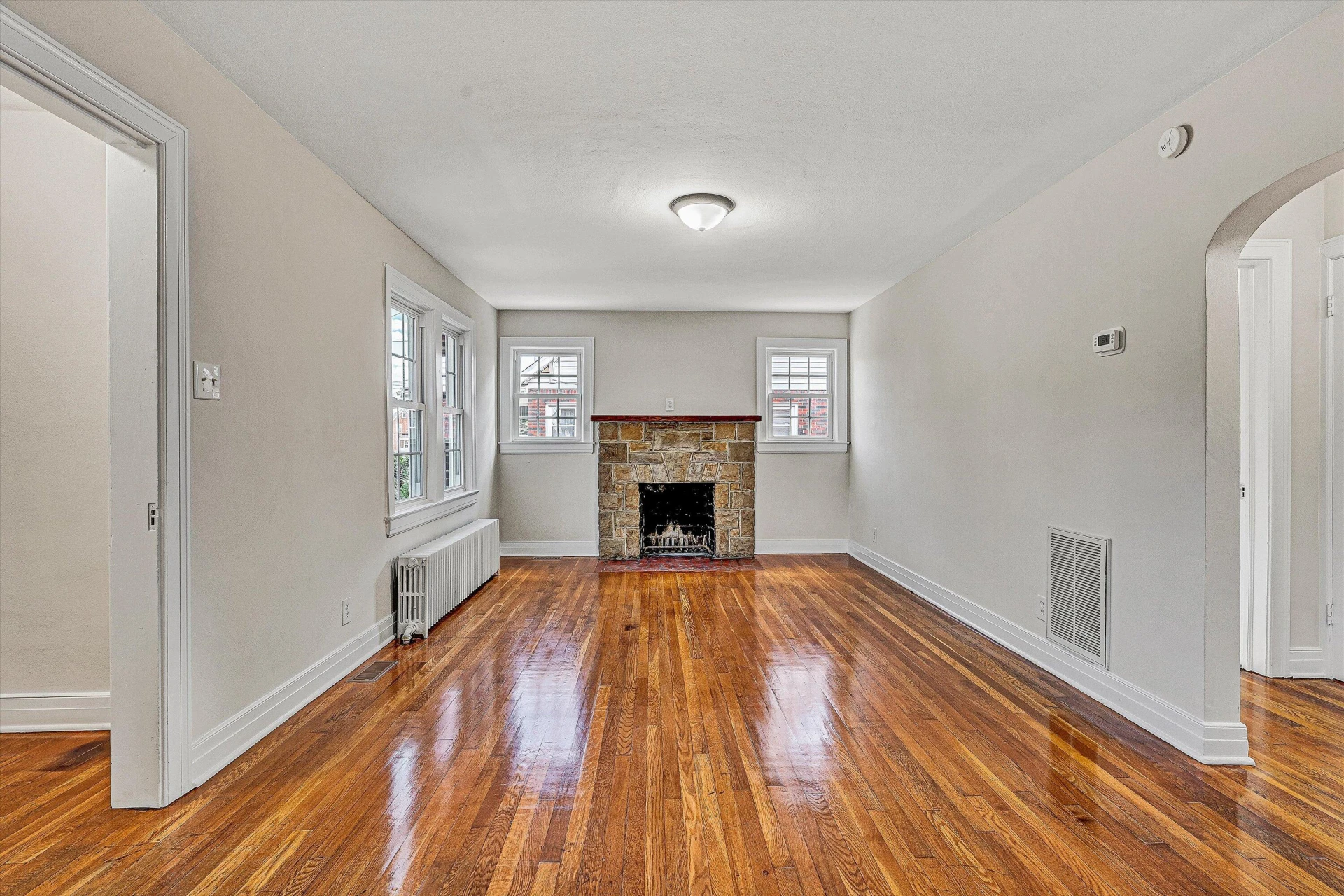 3144 Roundhill AVE - Photo 6