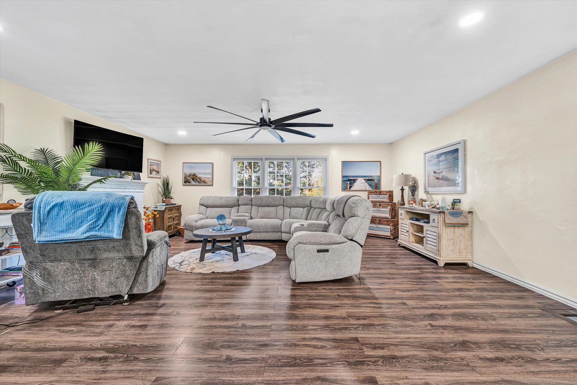 5204 Oakmont CIR - Photo 12