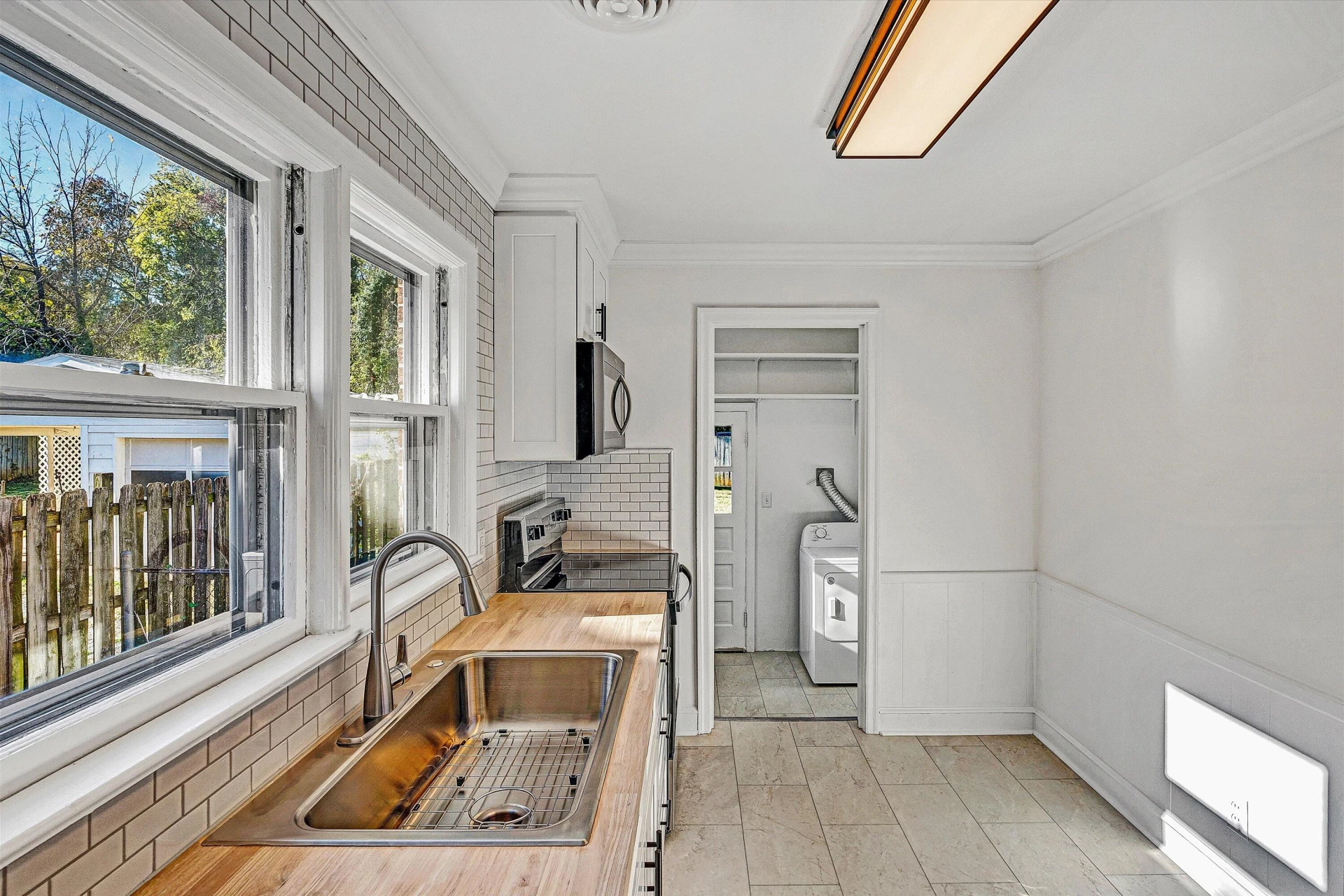 3816 Sunrise AVE - Photo 10