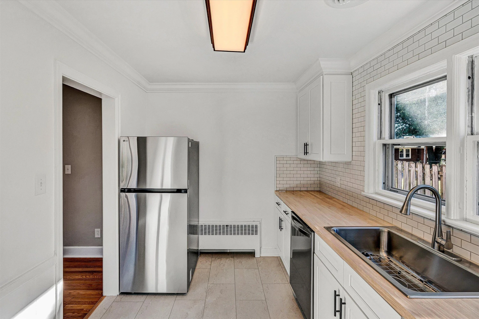 3816 Sunrise AVE - Photo 9